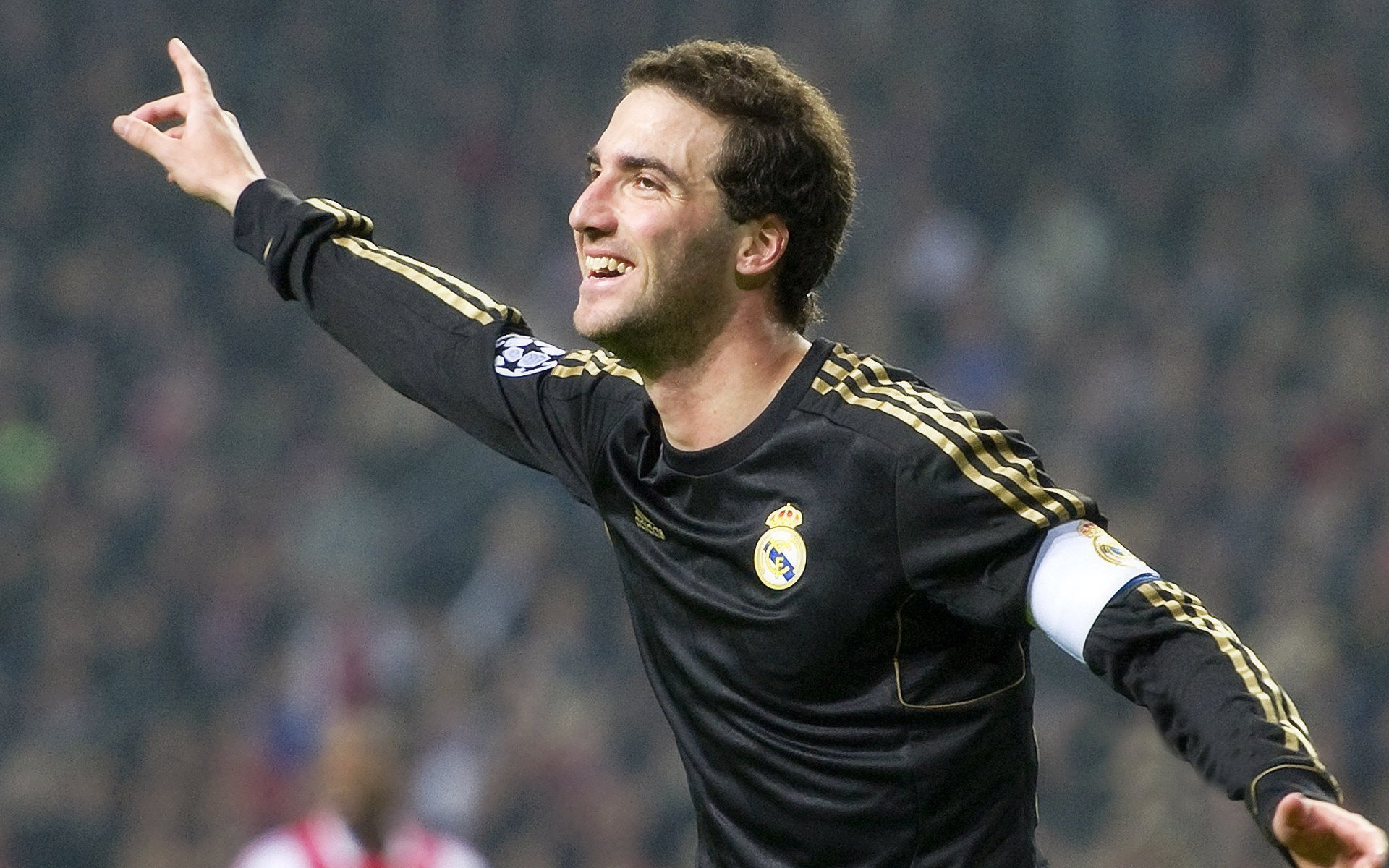 开云APP-永不掉线的C罗与非洲雄狮的收割,稳定性的双重变奏