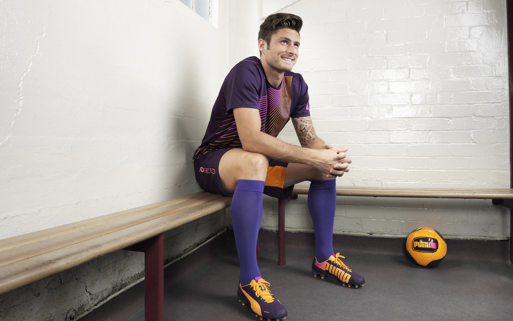 开云体育下载-当沙漠战术遇上钢铁洪流，卡塞米罗如何用欧冠血脉浇灭卡塔尔奇迹